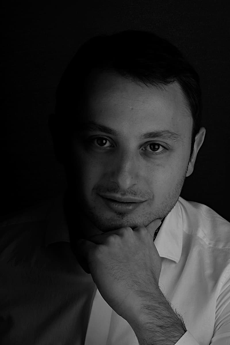 Портрет на д-р Калоян Пенчев